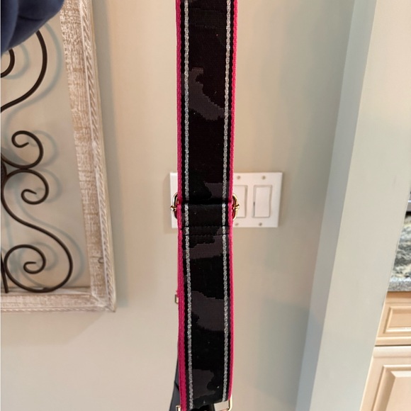 Stylish Gray Leather Crossbody Bag - Picture 2 of 5